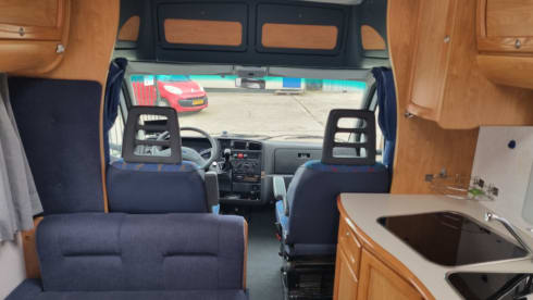 ZU VERMIETEN Halbintegrierter Camper Chausson 4 / 6 Pers für Ihren Top-Urlaub