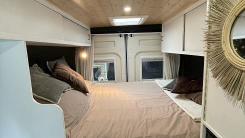Flow  – On an adventure with this cool DIY Fiat Ducato MultiJet 150 185 HP