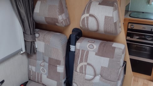 Beck's  – 4 berth Peugeot elddis auto quest 