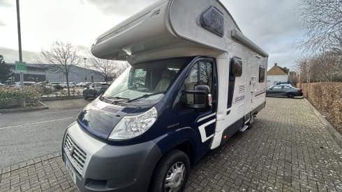Jeffy – Jeffy – Low-Mileage, Fully Stocked Motorhome, Sleeps 6 Including Insurance!