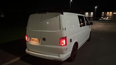 ‘Fozzy’ – Camping-car Volkswagen 4 places à partir de 2019