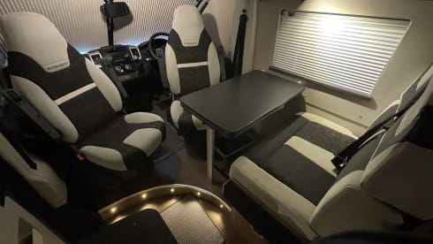 The Catbus  – 4 Berth Swift Select 184 (2017)