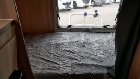 McLouis M700, 6 couchages et assises.