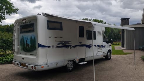 🦌🚎 – 🚐 Unique Laika with a powerful 2.8JTD engine and XXL garage