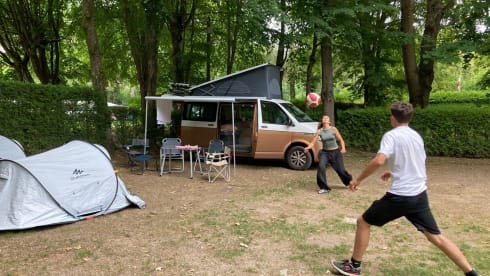 Callie – 4p Volkswagen bus uit 2022