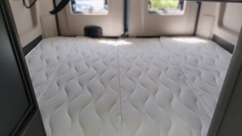 Menfys (2) veranda – Menfys VAN 3 MAXI S-Line (2) with veranda and photovoltaic