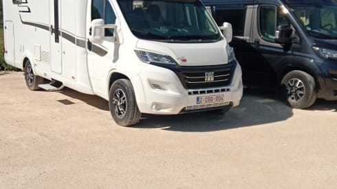 2p Hymer semi-integrated uit 2025