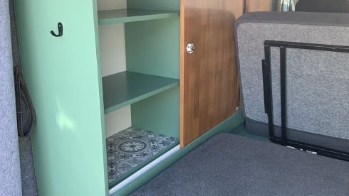 KIWI GOLD (6) – Renault Trafic Eco bus camper completely self-sufficient