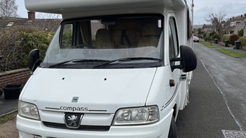 Frida  – 4 berth Peugeot Compass Avantgarde from 2004