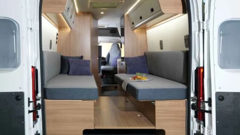 Bronckhorst Grijs – Beautiful Sun Living with length beds - Bronckhorst Campers