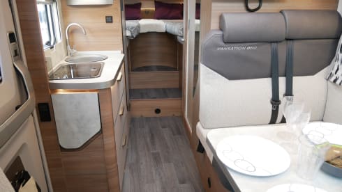 4-person Knaus semi-integrated from 2021