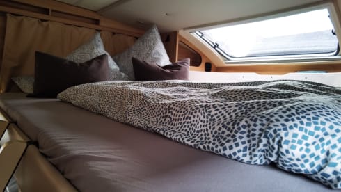 Rent a motorhome for 4 people cheaply, fully furnished