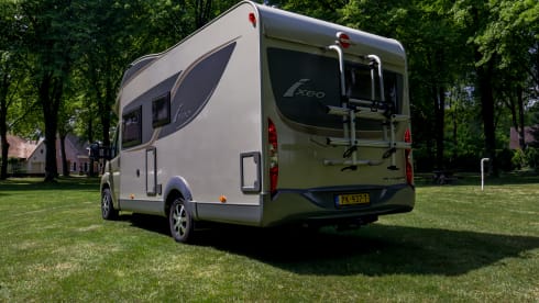 4p Bürstner ixeo 664 half integraal 2013 /airco/cruisecontrol/Hefbed