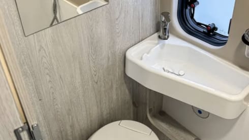 4p volledig uitgeruste campervan - NIEUW!
