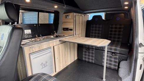 4berth new camper  – Hamish, de VW camper met 4 slaapplaatsen! Verzekering inbegrepen in de prijs!