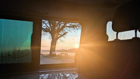 4p Volkswagen campervan uit 2023