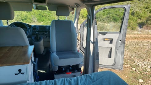 2p Volkswagen bus uit 2015