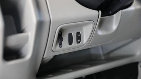 4-person Nissan Camper diesel Automatic from 2011