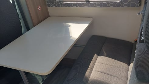 Swift Escape 664