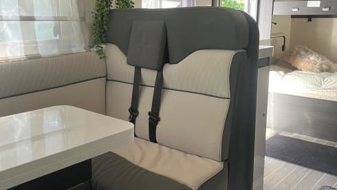 Jenny – 4p Roller Team semi-integrated from 2022