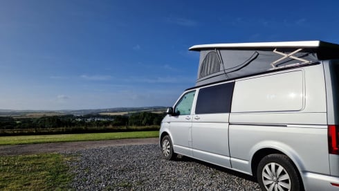 Roxy – VW T6 LWB Manual sleeps 4