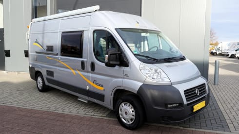 2p Sun Living bus uit 2009