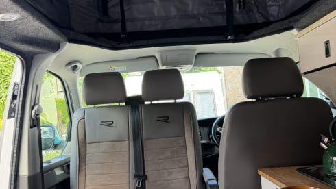 Jura – Jura - VW Transporter T6.1 4 Berth