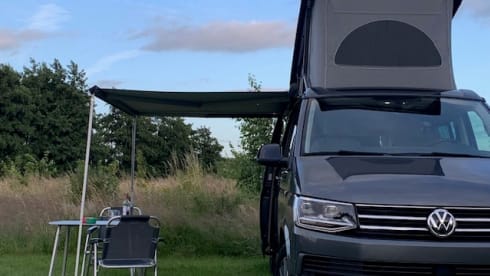 Hotel California – Blessed Volkswagen California 4p automatic
