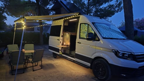 Adventure Van – 4pers. Volkswagen VW Crafter 2.0TDI - Custom Build 2026 - Full Electric 