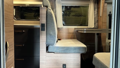 Weinsberg Carasuite 700 4p from 2022