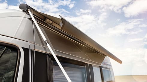 Valentino – New 2023 V Line 669S campervan