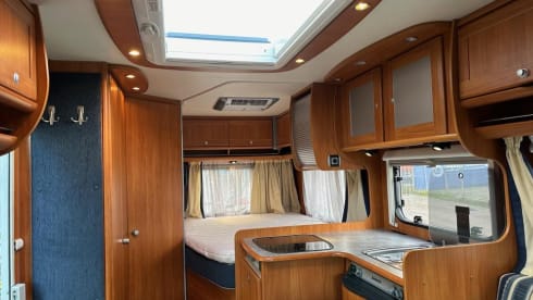 Huisbus  – 3p Dethleffs semi-integrated from 2006