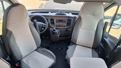 Spacious 4p camper RollerTeam Performance Plus 247 TL Ford