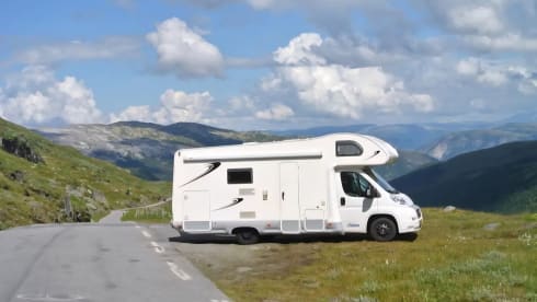 Huisje op wielen – 4p Fiat alcove from 2009
