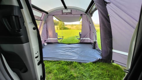 Toyota Alphard Automatic Bi-Fuel (Petrol / LPG)  