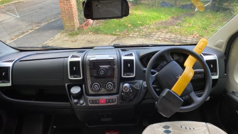 Sweet pea  – Peugeot Majestic 115 2014