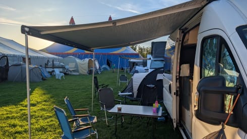 Ragnar – Citroën JUMPER, votre camping-car de voyage confortable avec lits transversaux spacieux