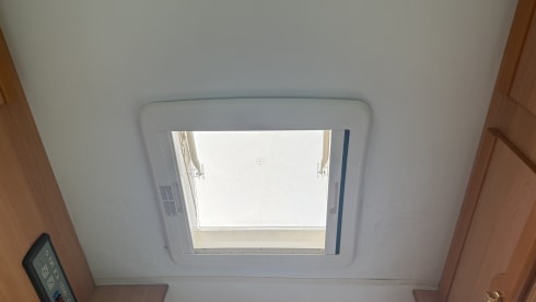 Te huur camper Fiat Ducato Moncayo fabriekscamper met airco