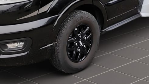 Clyde – Clyde – The stylish one for big dreams