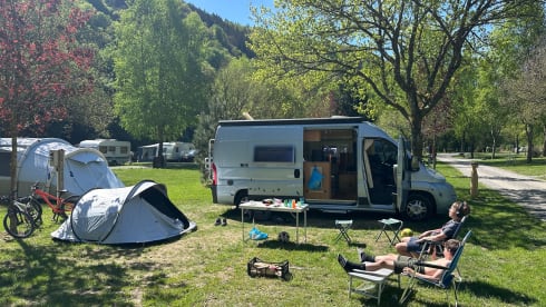 Blue Bird – Four-person EuraMobil Bus Camper