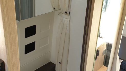 Very rare - Perfect getaway van - No bed set up required
