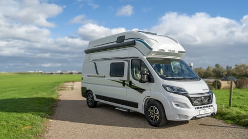 Easy Rider Family – Super compact 4-person campervan with 4 sleeping places and automatic transmission