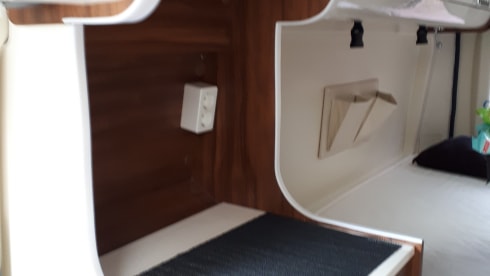 Bus camper with 2 length beds. Automatic 150 hp.
