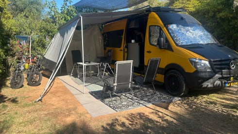 Vantastic 906 X-Adventure – 4p Mercedes-Benz bus from 2015