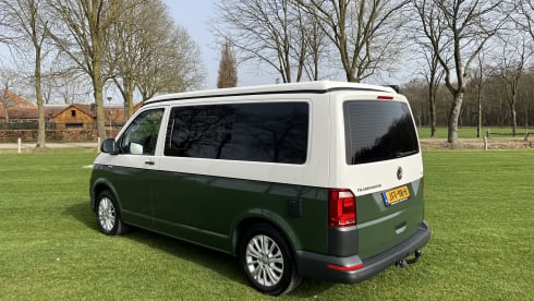 4-Sitzer Volkswagen Wohnmobil aus dem Jahr 2017