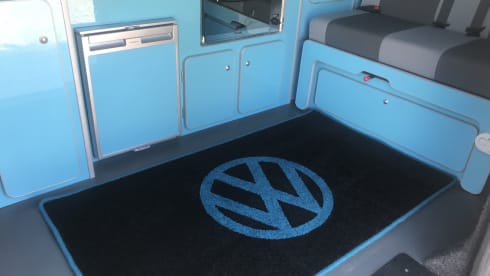 Eric – 4 berth Volkswagen Campervan - Eric