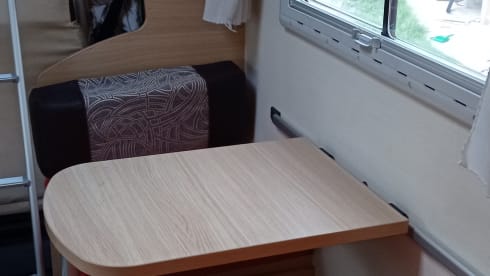 Ambrogio e Cristiana – Three children, a dog, desire for freedom