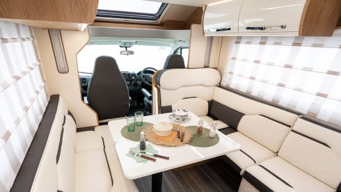 707 – 2021 ROLLERTEAM AUTO ROLLER 707 6-PERS OXFORD