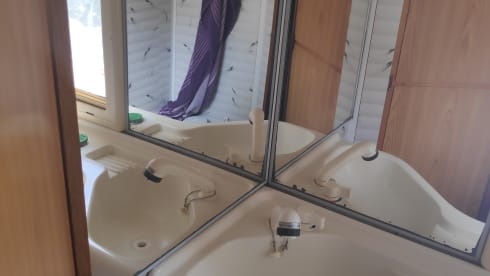 Spacious camper for up to 4 people with access to Umweltzonen (D)