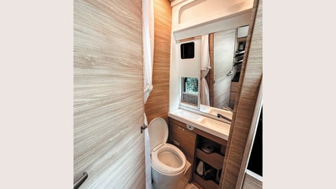 CLAY & GRACE - home away from home – 2-person Knaus bus camper from 2019 - with special design